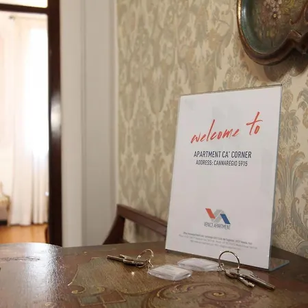 Corner Canal View * Venetië