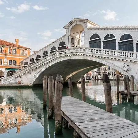 Appartement Corner Canal View